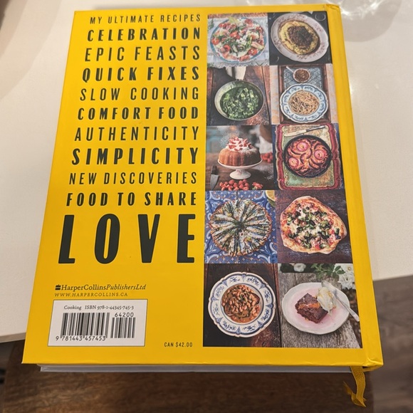 Jamie Cooks Italy Cookbook - Picture 2 of 4